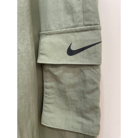 Nike Womens Essential High Rise Woven Cargo Pants M Wide Leg Baggy Gorpcore - Picture 2 of 9